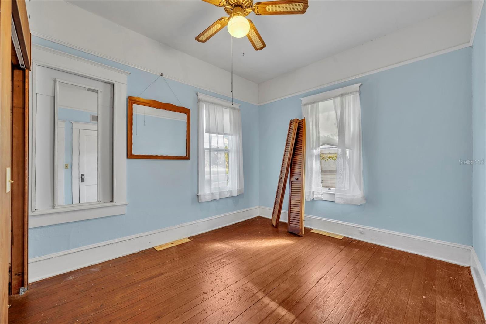 Image 11 of 31 For 207 Perkins Street