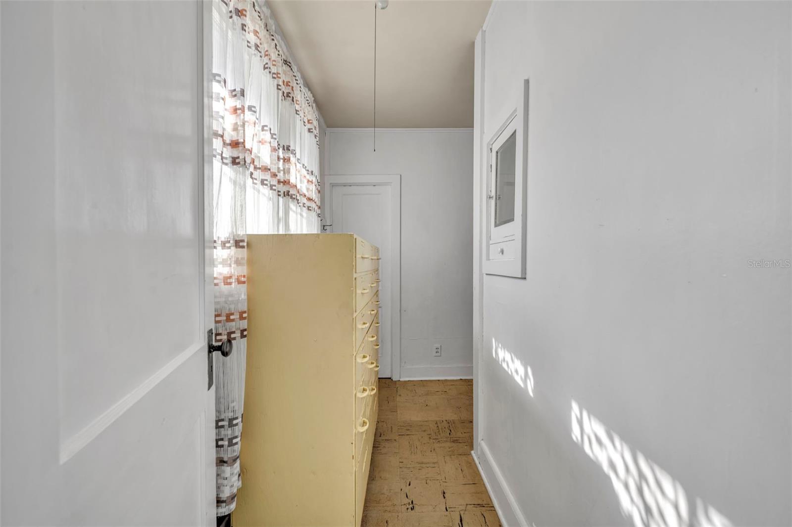 Image 14 of 31 For 207 Perkins Street