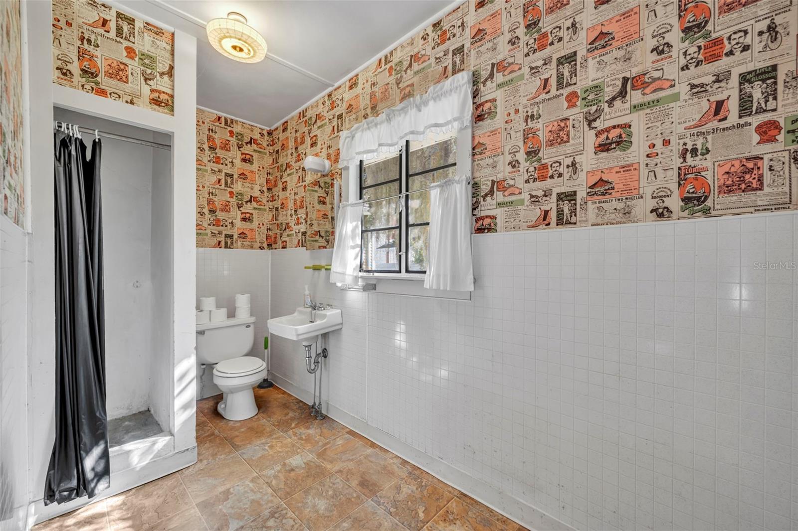 Image 17 of 31 For 207 Perkins Street