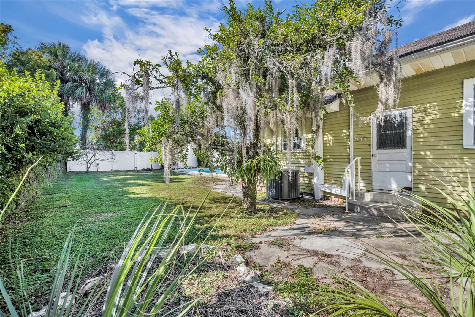 Image 19 of 31 For 207 Perkins Street