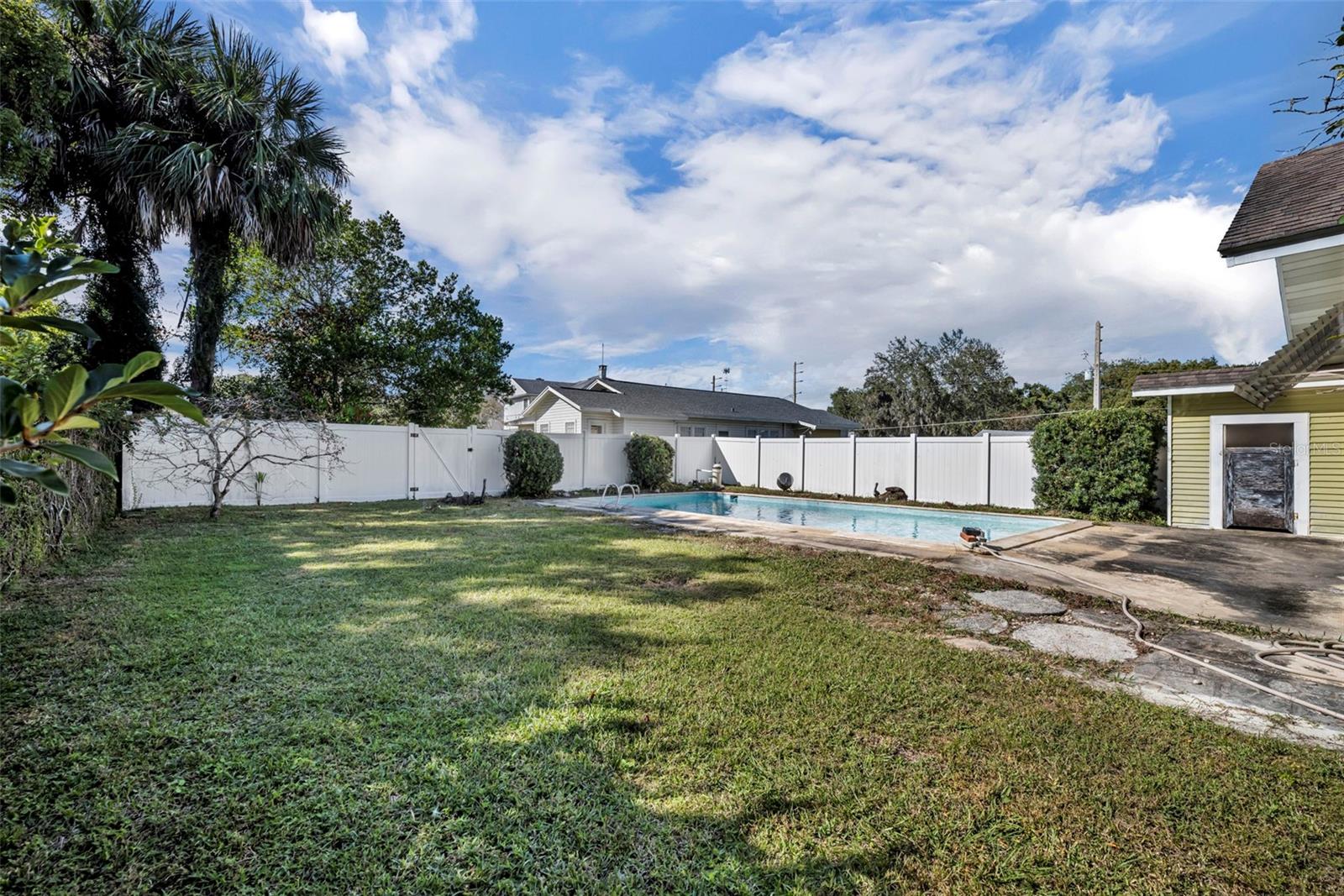 Image 20 of 31 For 207 Perkins Street