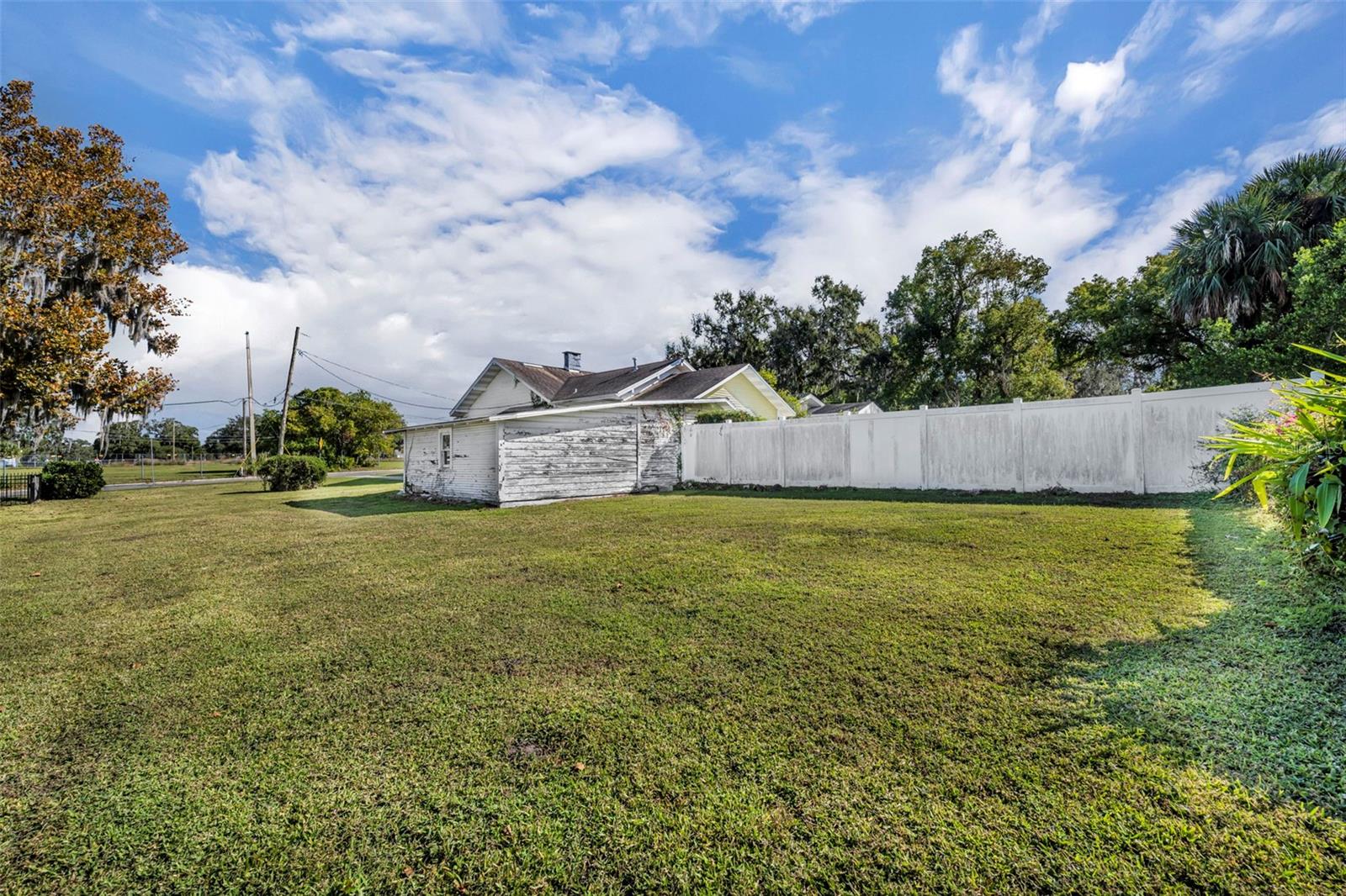 Image 24 of 31 For 207 Perkins Street