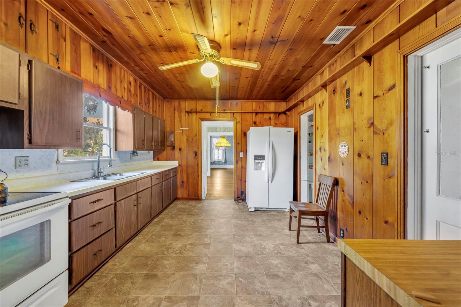 Image 9 of 31 For 207 Perkins Street