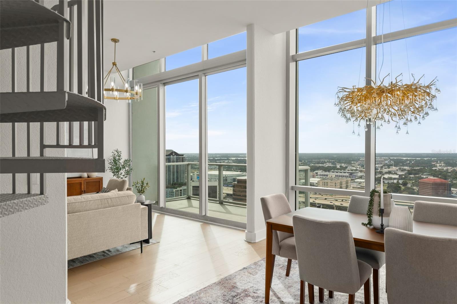 Image 11 of 58 For 150 Robinson Street 3504