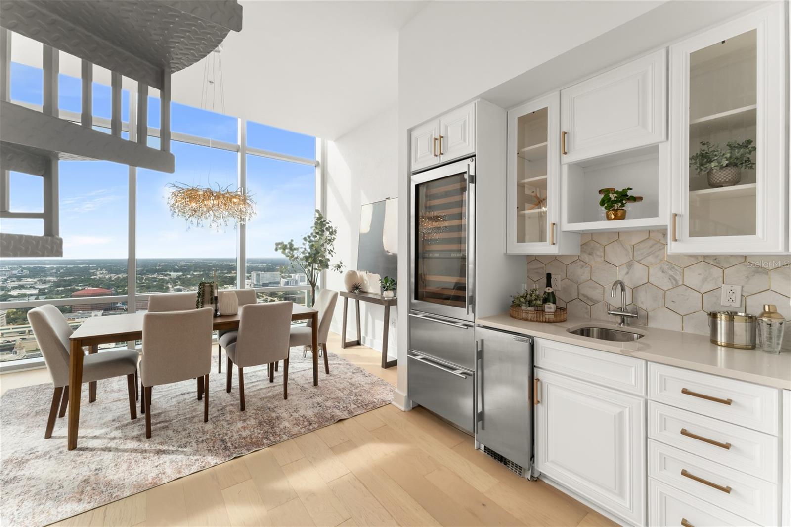 Image 12 of 58 For 150 Robinson Street 3504