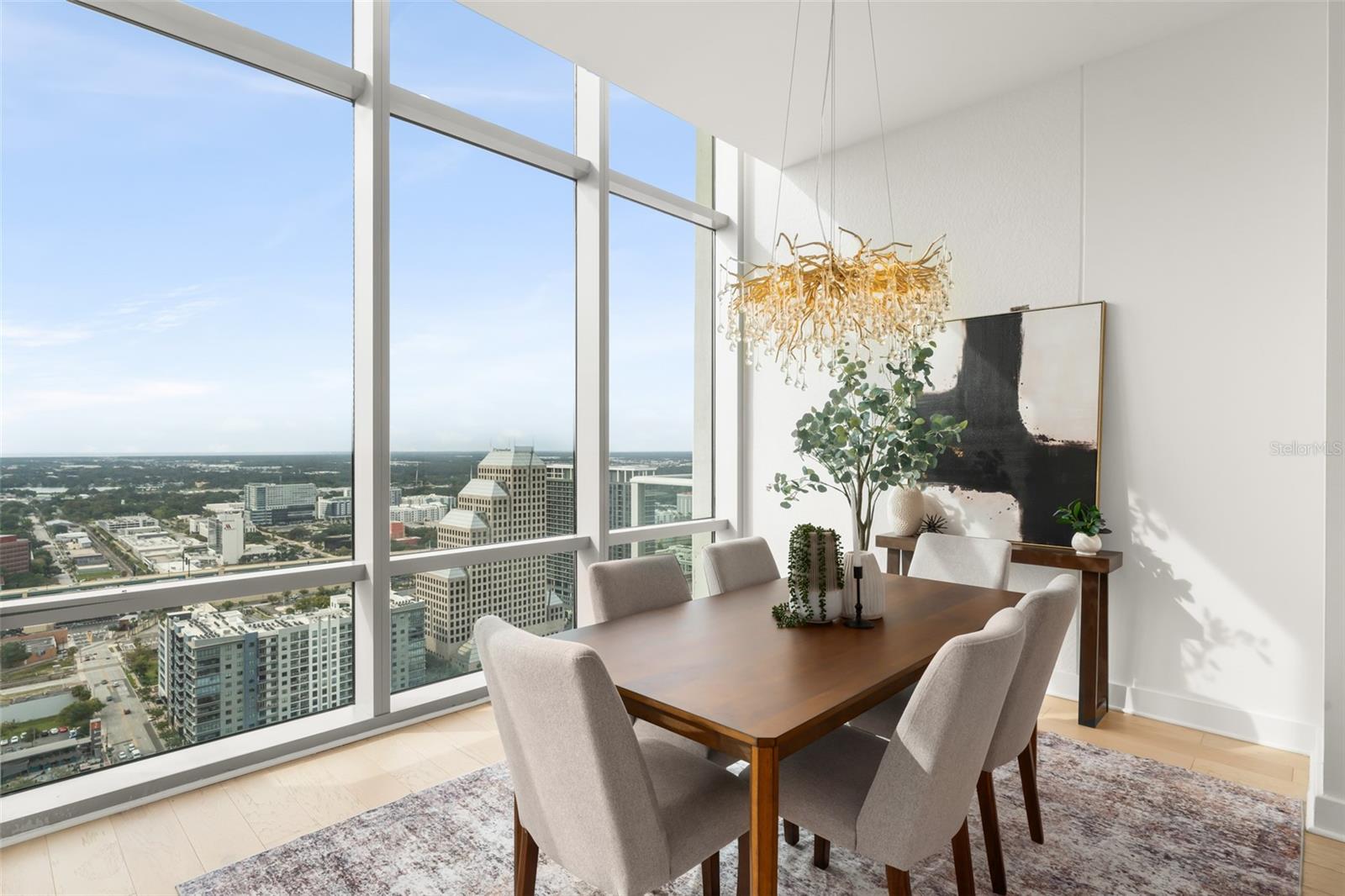 Image 13 of 58 For 150 Robinson Street 3504