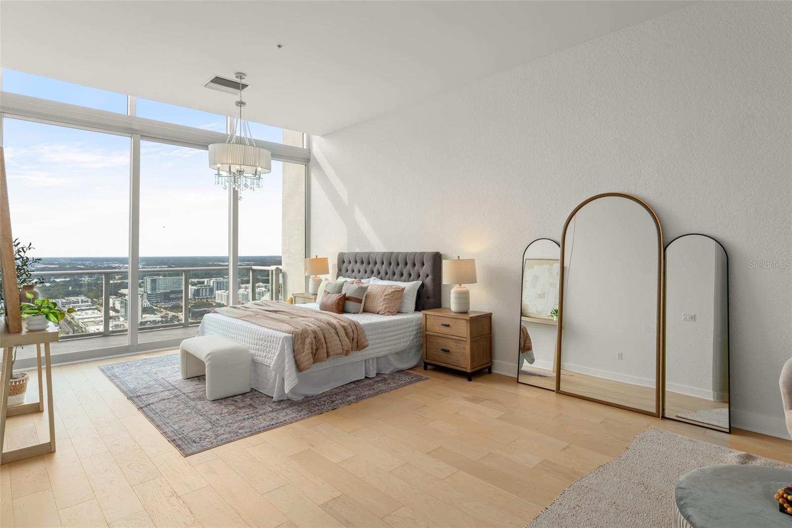 Image 15 of 58 For 150 Robinson Street 3504