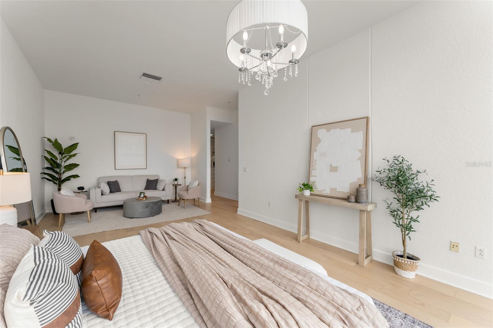 Image 18 of 58 For 150 Robinson Street 3504