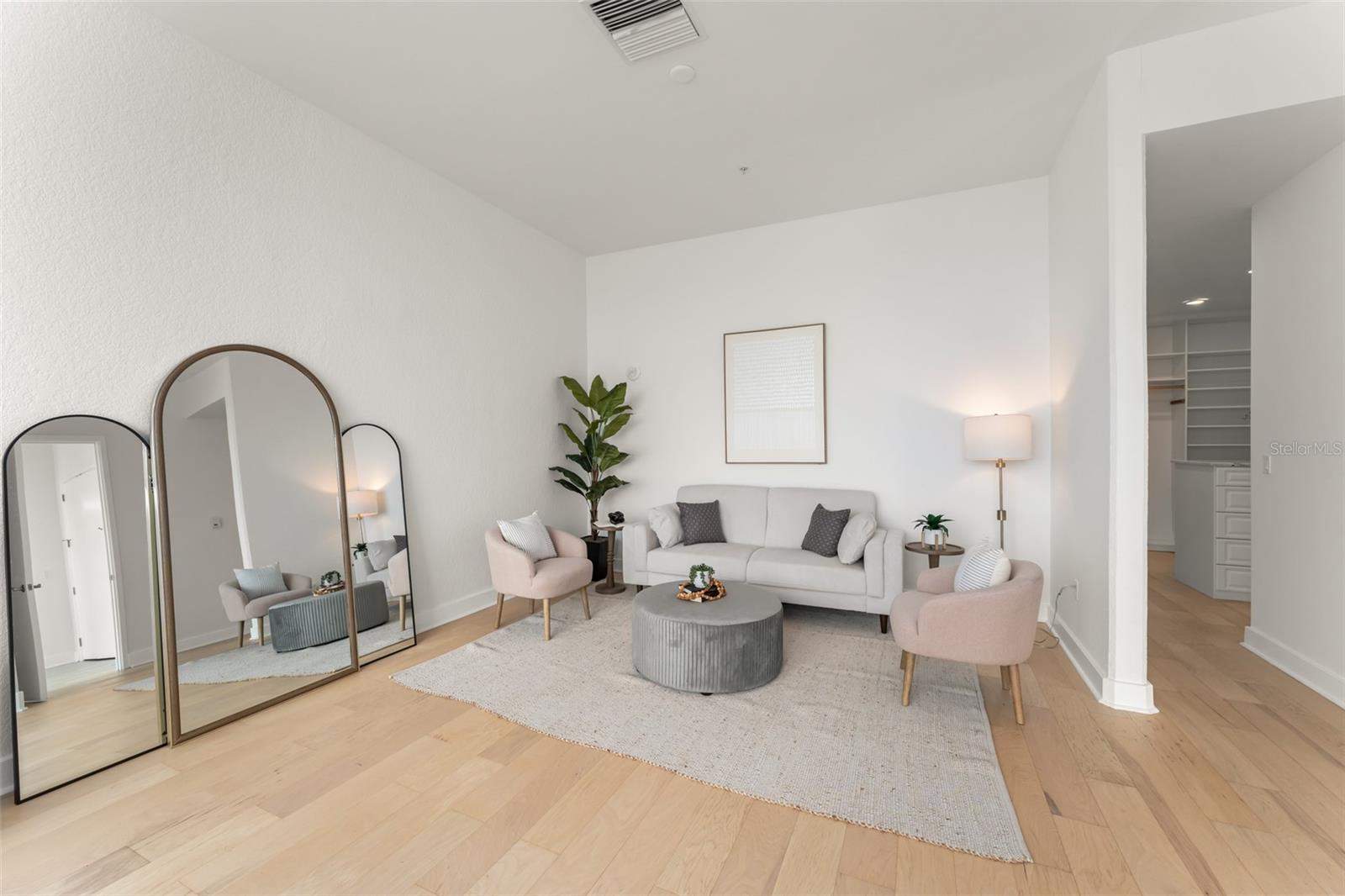 Image 19 of 58 For 150 Robinson Street 3504