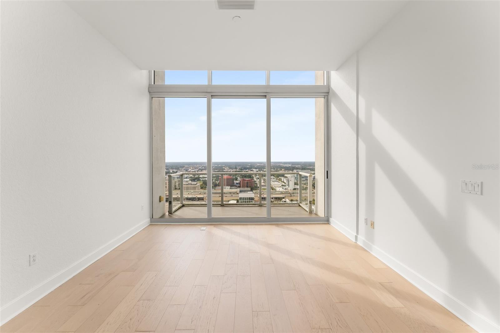 Image 32 of 58 For 150 Robinson Street 3504