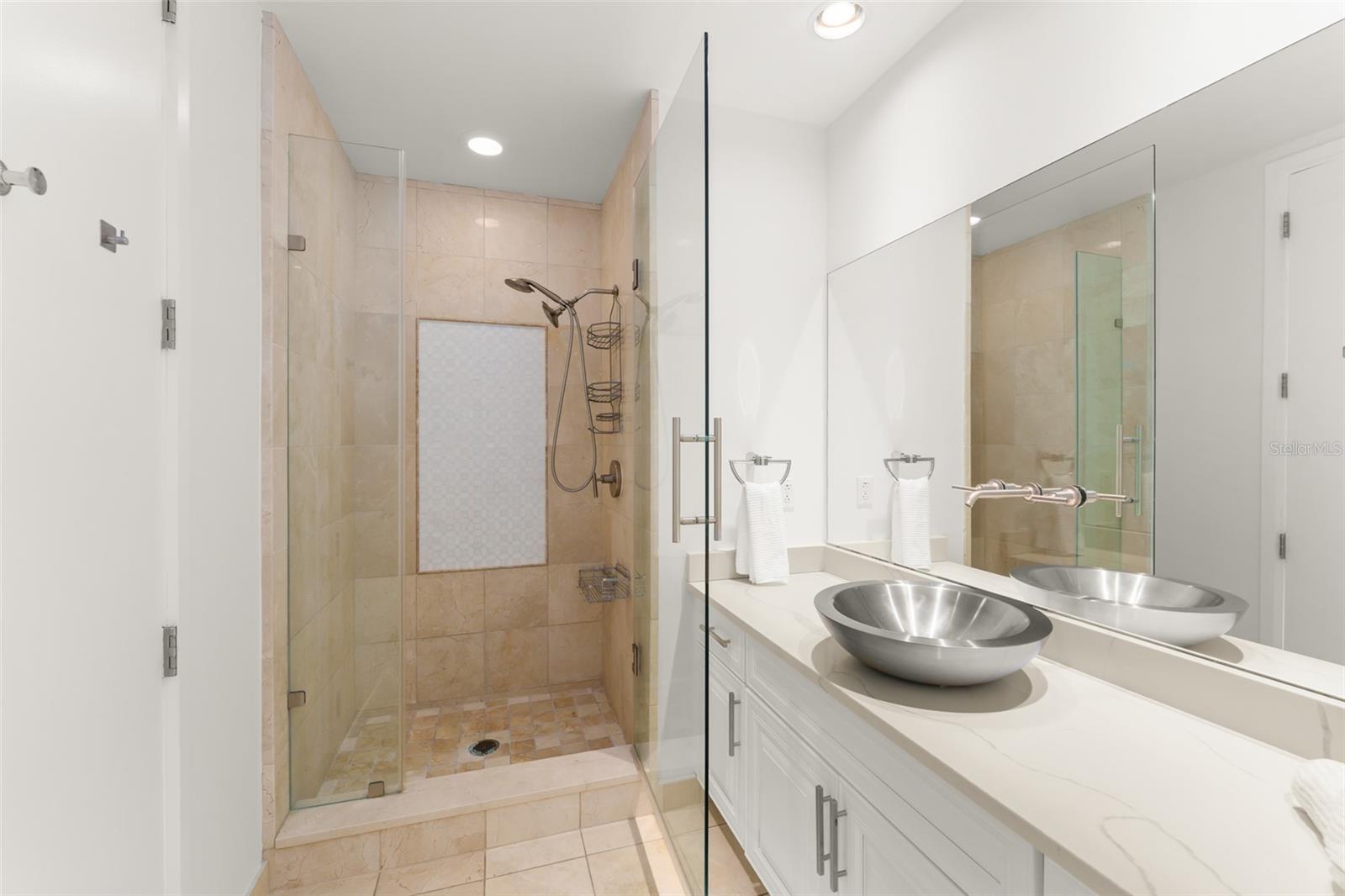 Image 34 of 58 For 150 Robinson Street 3504