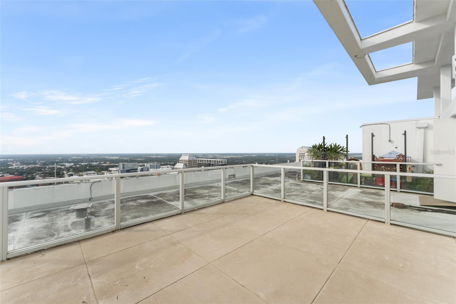 Image 39 of 58 For 150 Robinson Street 3504