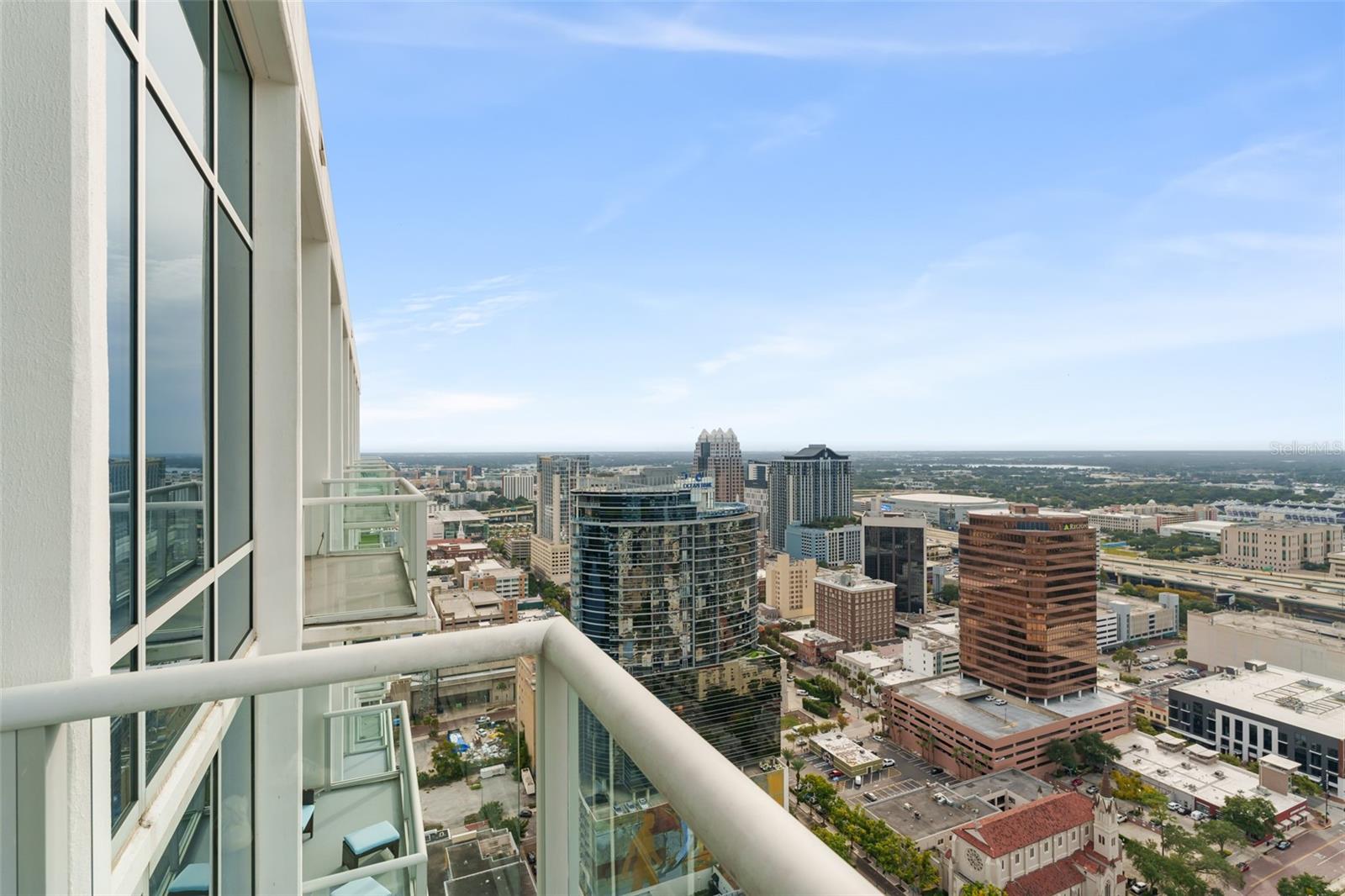 Image 42 of 58 For 150 Robinson Street 3504