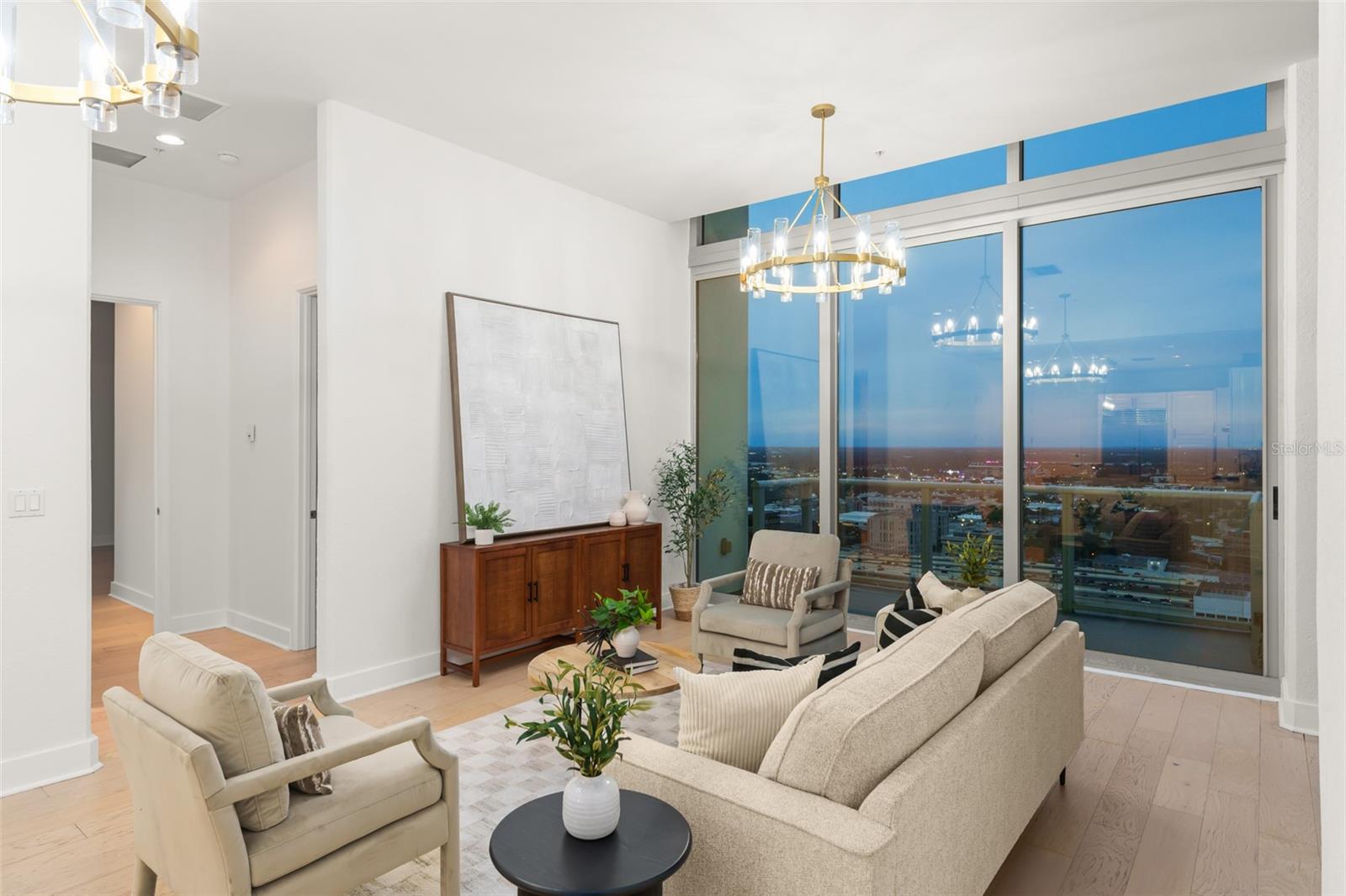 Image 44 of 58 For 150 Robinson Street 3504