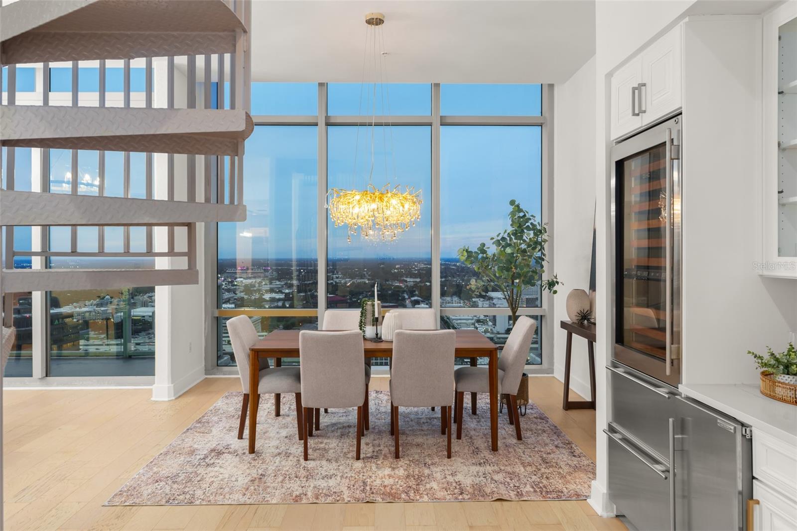 Image 45 of 58 For 150 Robinson Street 3504