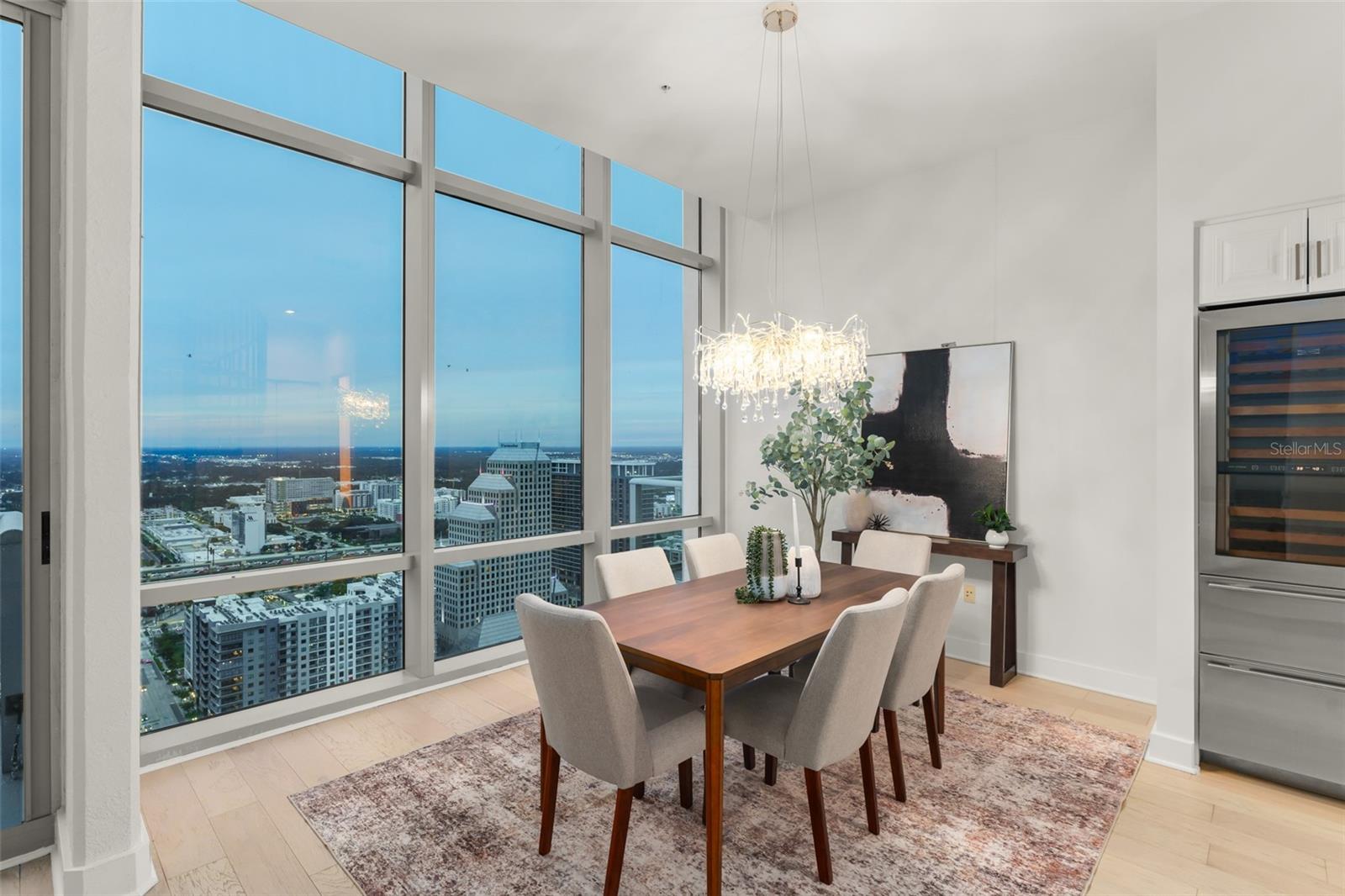 Image 47 of 58 For 150 Robinson Street 3504