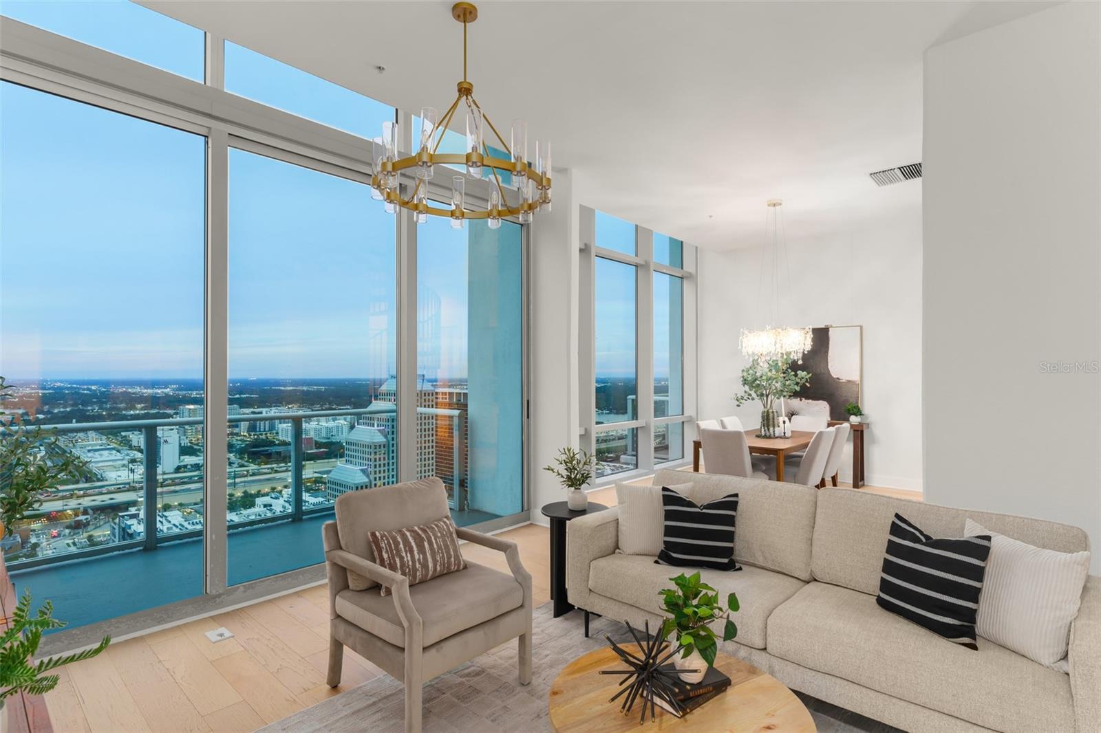 Image 48 of 58 For 150 Robinson Street 3504