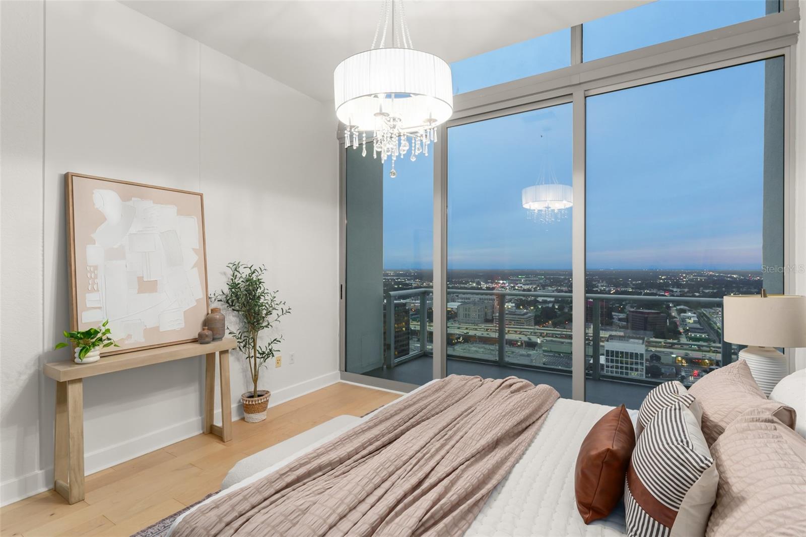 Image 51 of 58 For 150 Robinson Street 3504