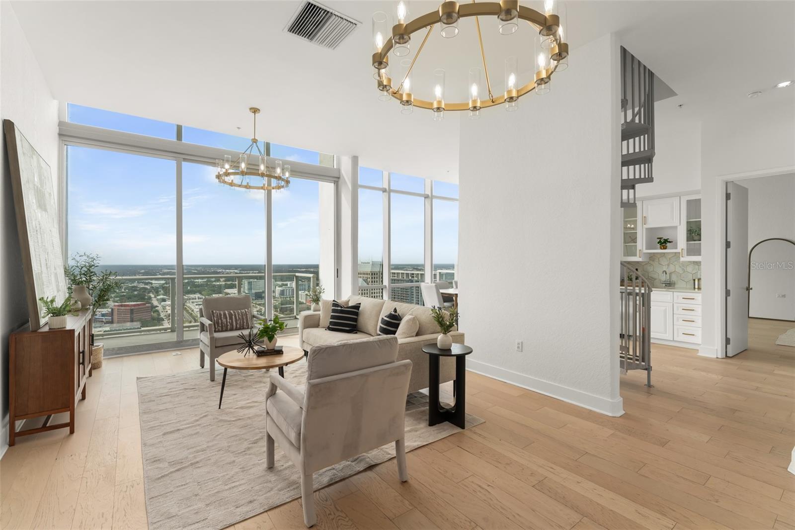 Image 6 of 58 For 150 Robinson Street 3504