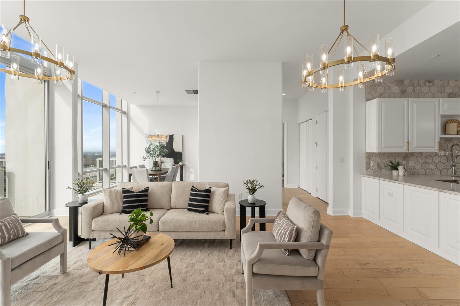 Image 7 of 58 For 150 Robinson Street 3504