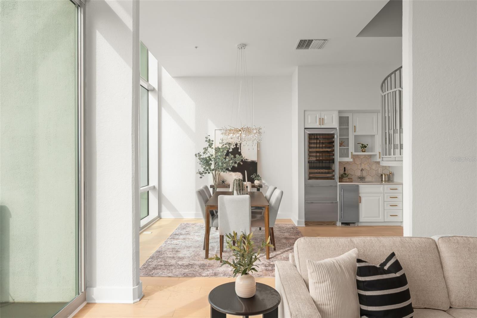 Image 8 of 58 For 150 Robinson Street 3504