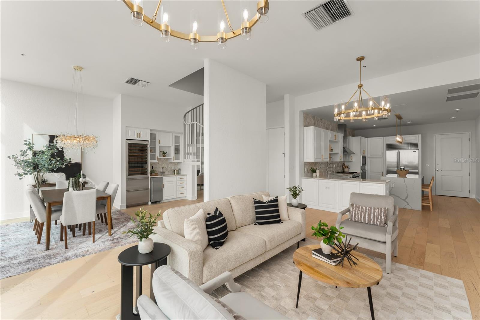 Image 9 of 58 For 150 Robinson Street 3504