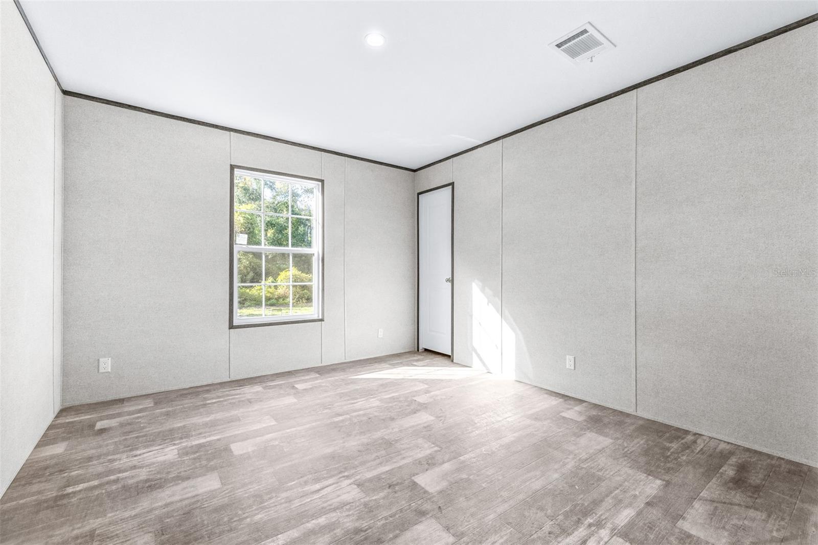 Image 14 of 29 For 892 124th Avenue