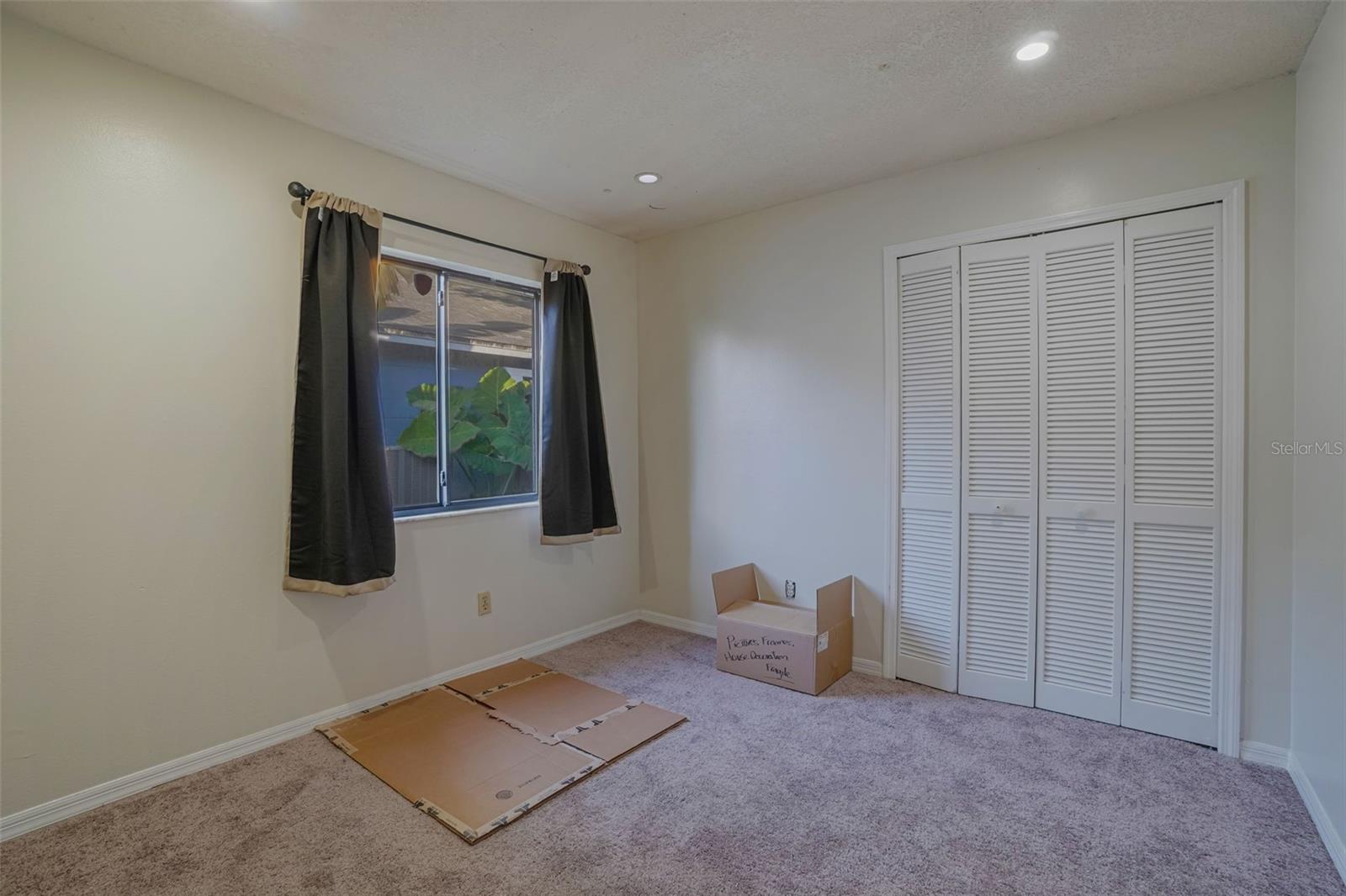 Image 13 of 23 For 137 River Chase Drive