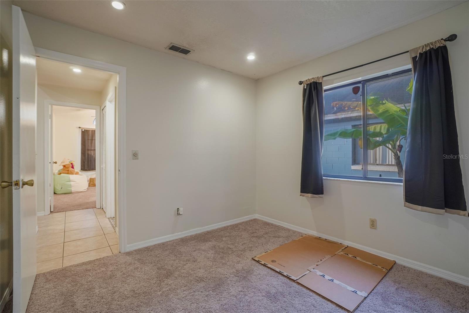 Image 14 of 23 For 137 River Chase Drive