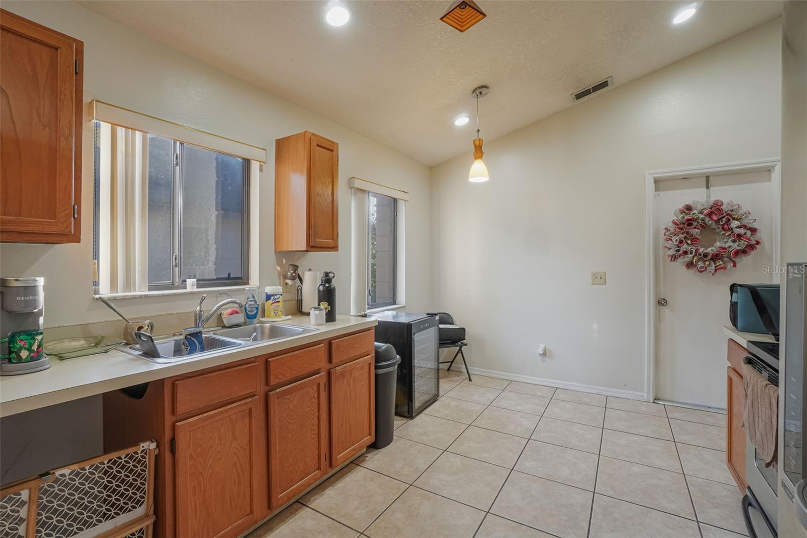 Image 7 of 23 For 137 River Chase Drive