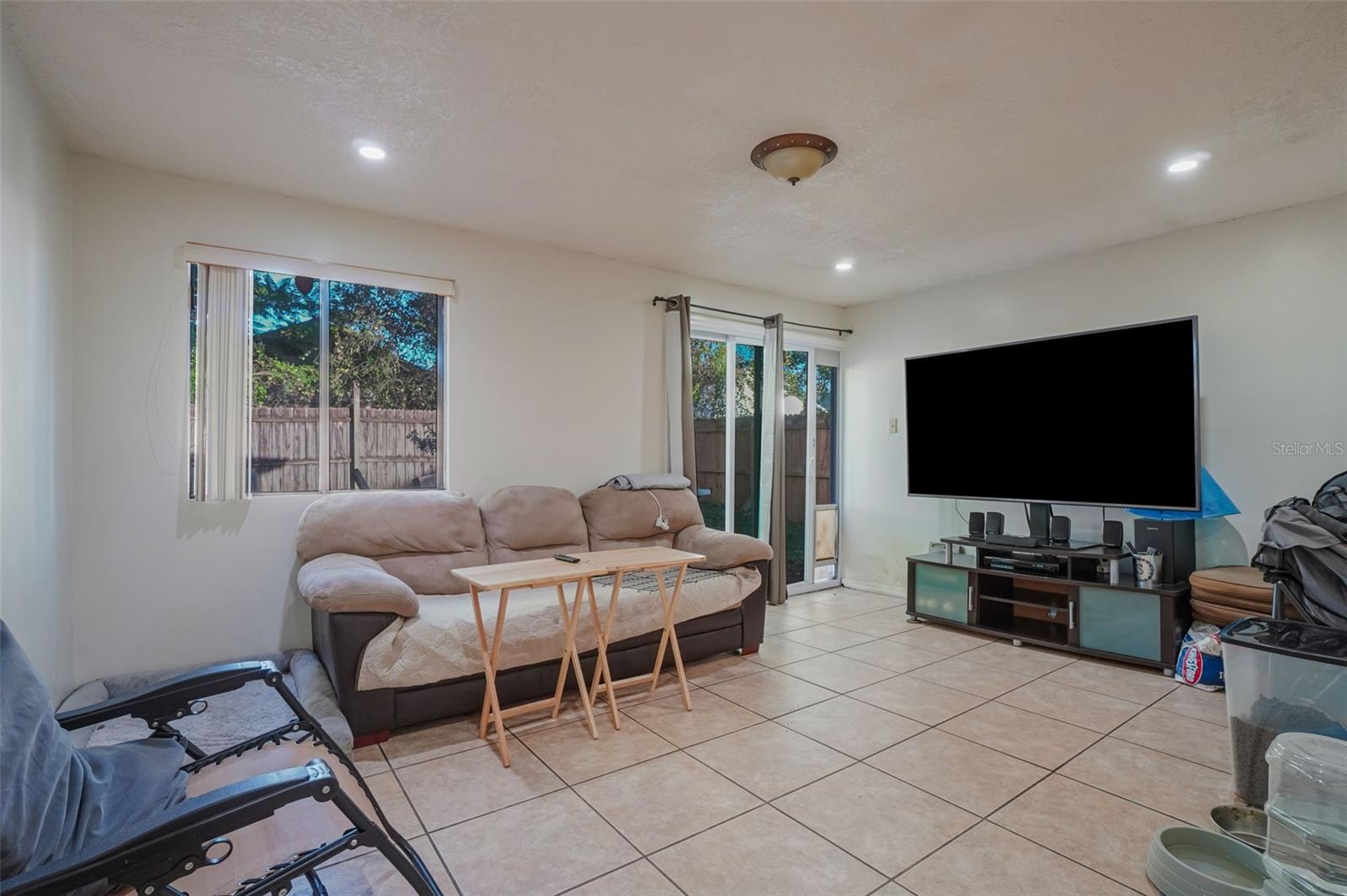 Image 8 of 23 For 137 River Chase Drive