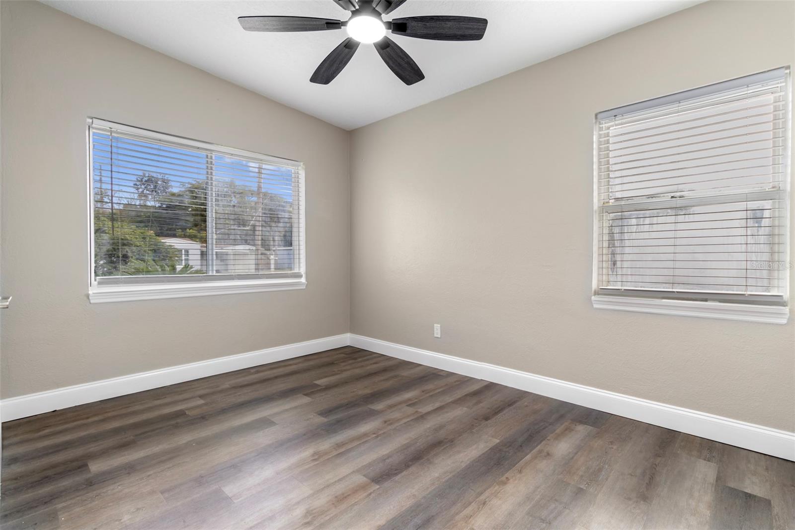 Image 16 of 24 For 150 Lynbrook Drive