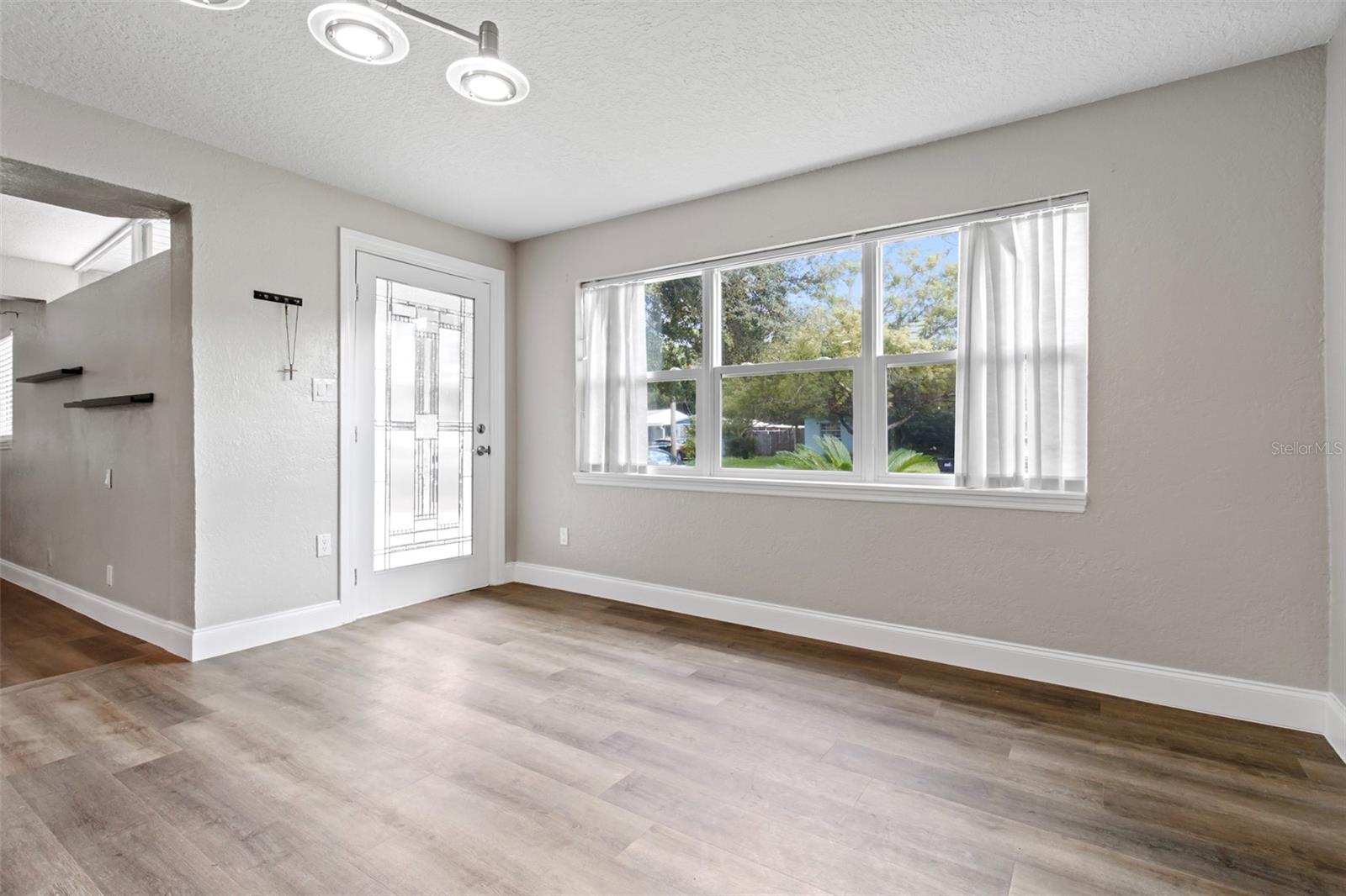 Image 4 of 24 For 150 Lynbrook Drive