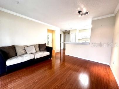 Image 11 of 17 For 1969 Summer Club Drive 115