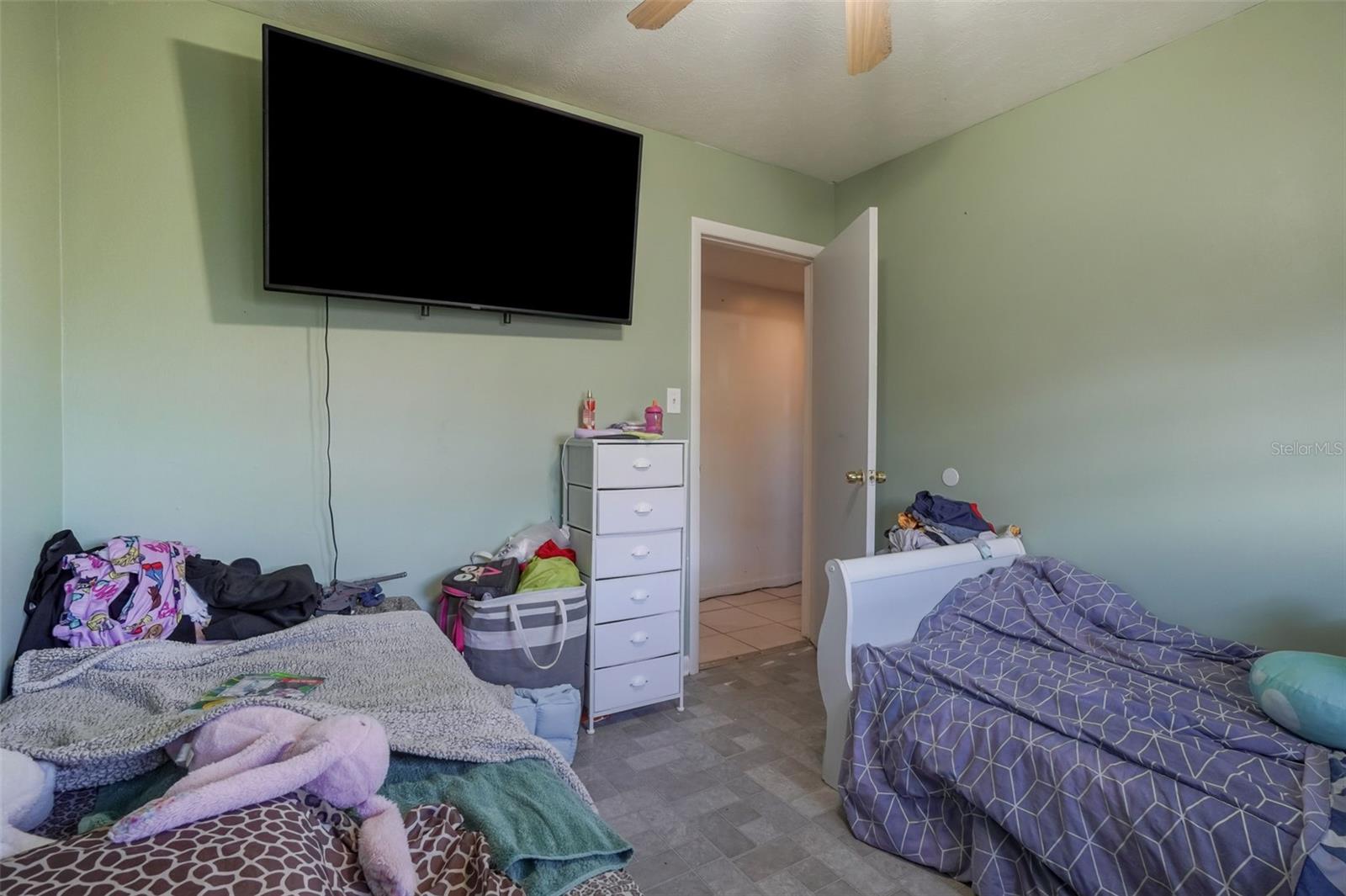 Image 18 of 26 For 1605 Puritan Avenue