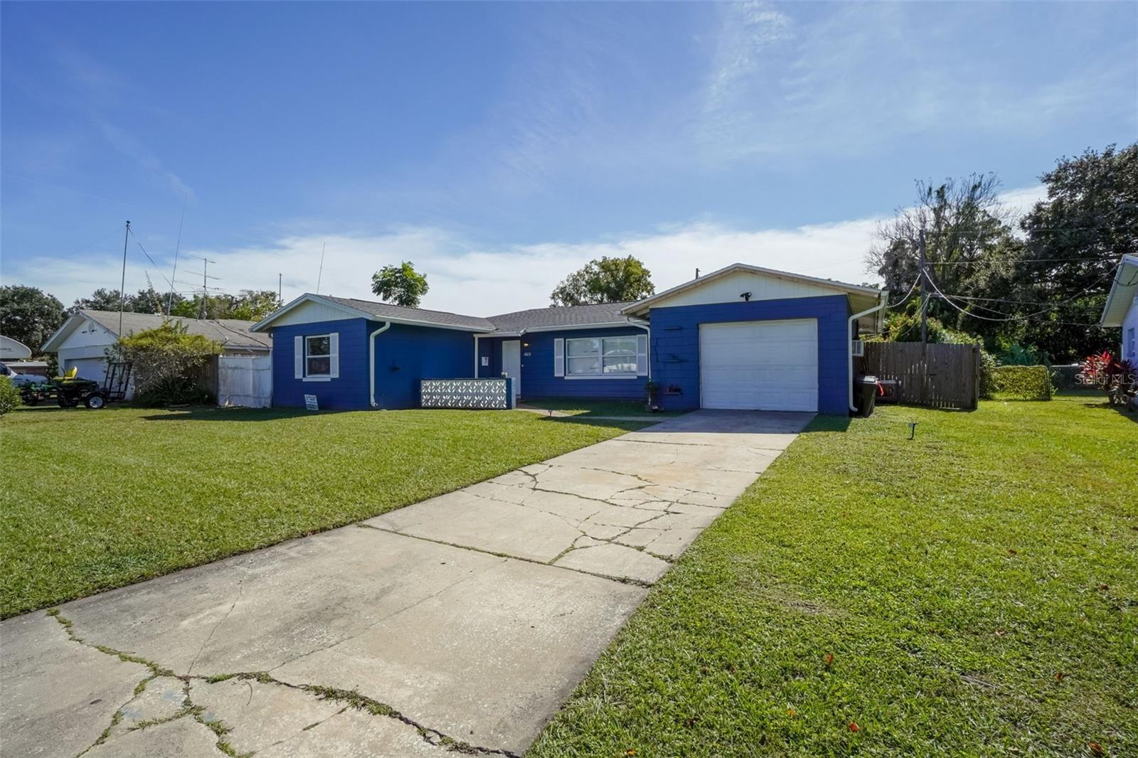 Image 2 of 26 For 1605 Puritan Avenue