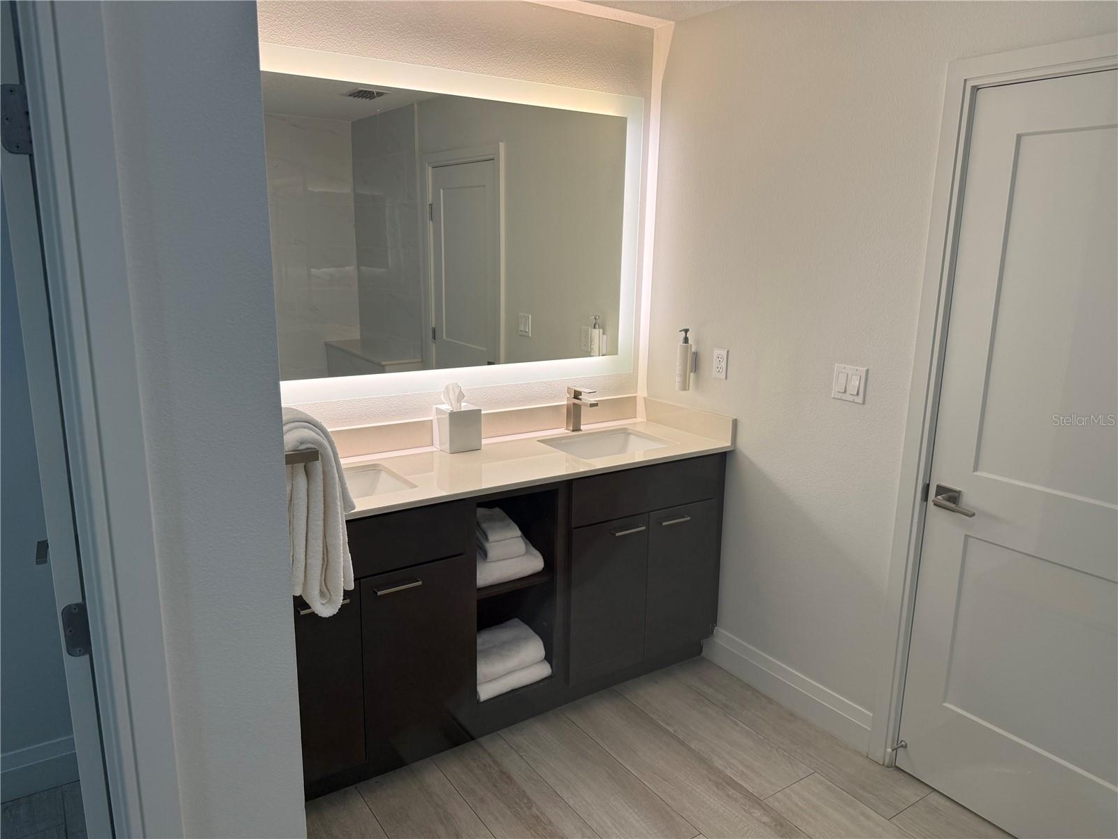 Image 24 of 57 For 14501 Grove Resort Avenue 3712