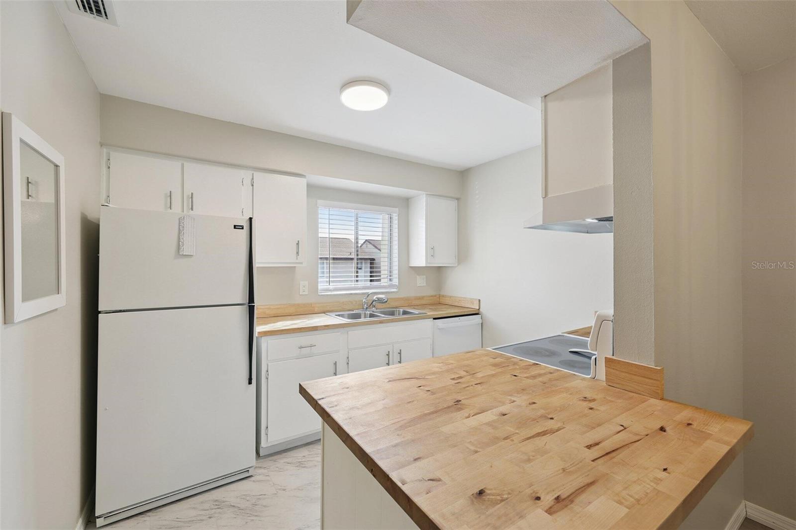 Image 5 of 22 For 2625 Pine Lake Terrace D