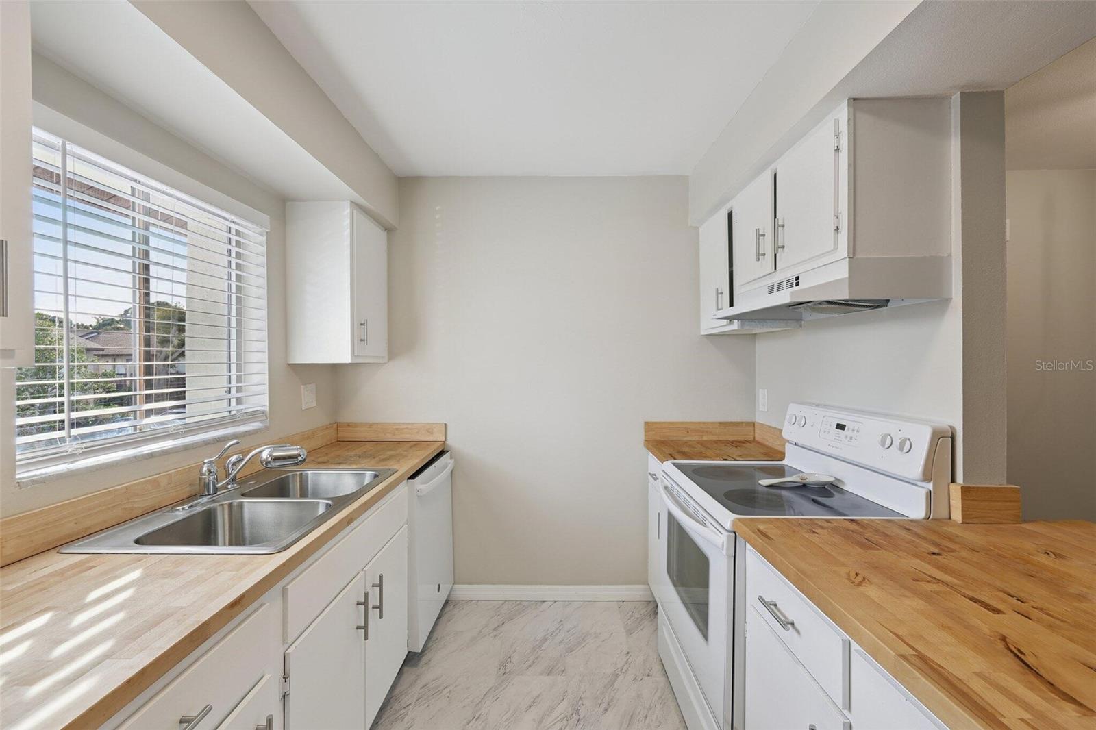 Image 6 of 22 For 2625 Pine Lake Terrace D