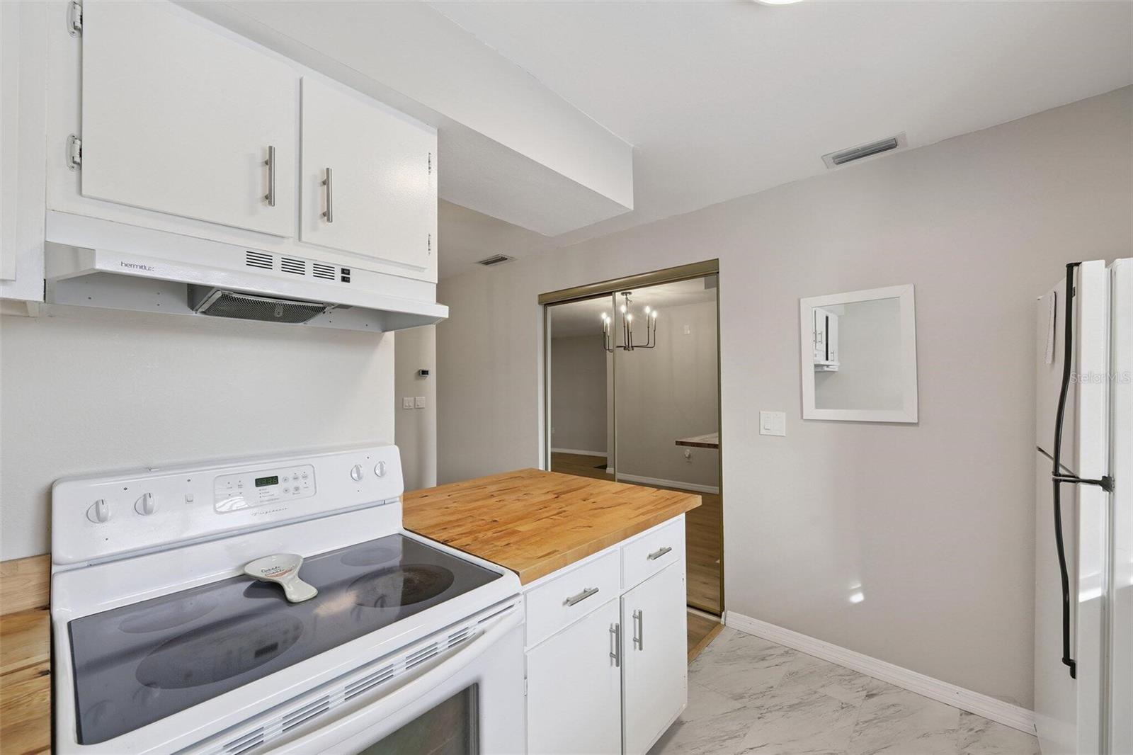 Image 8 of 22 For 2625 Pine Lake Terrace D