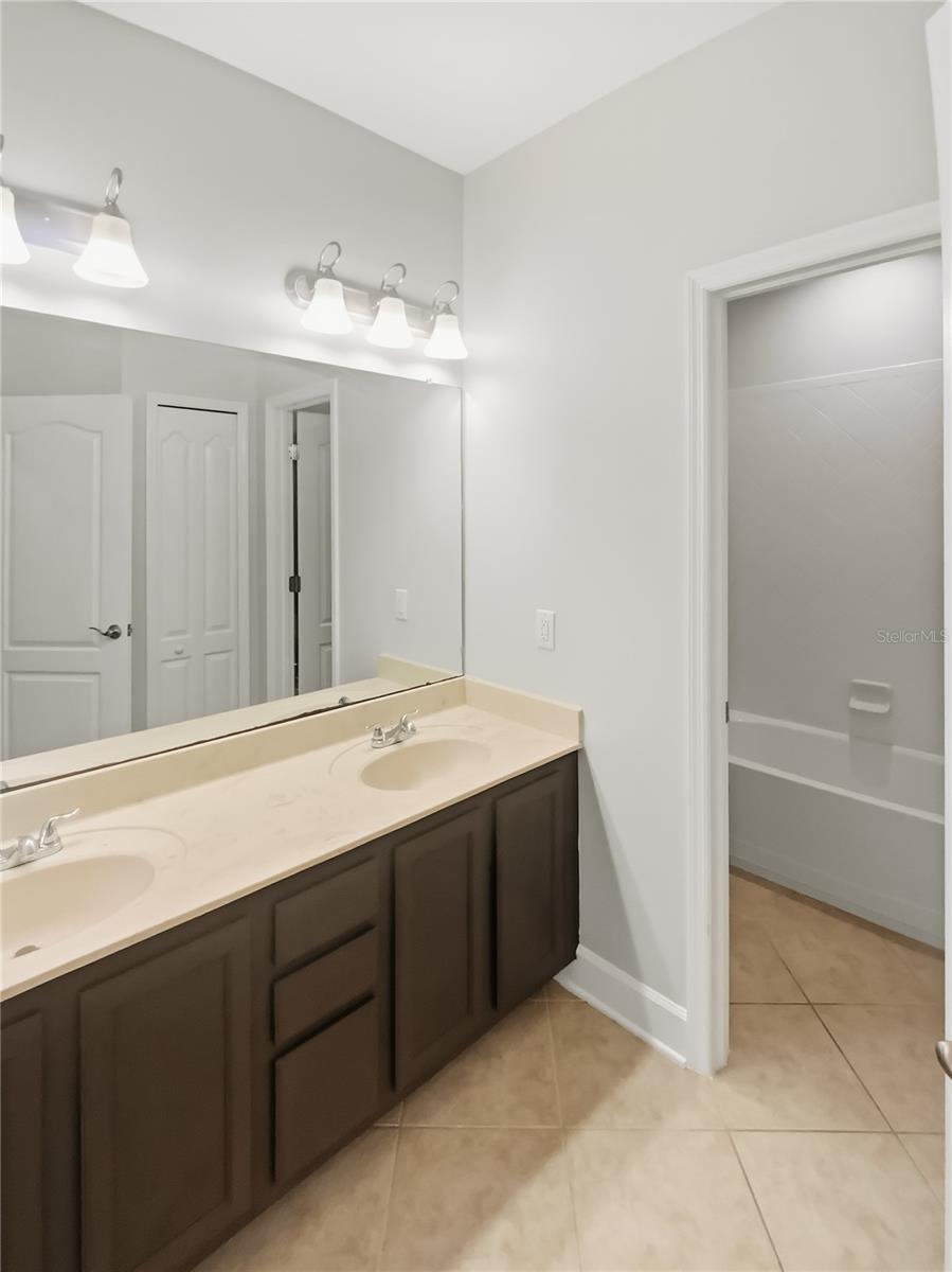 Image 31 of 38 For 4307 Rustic Pine Place