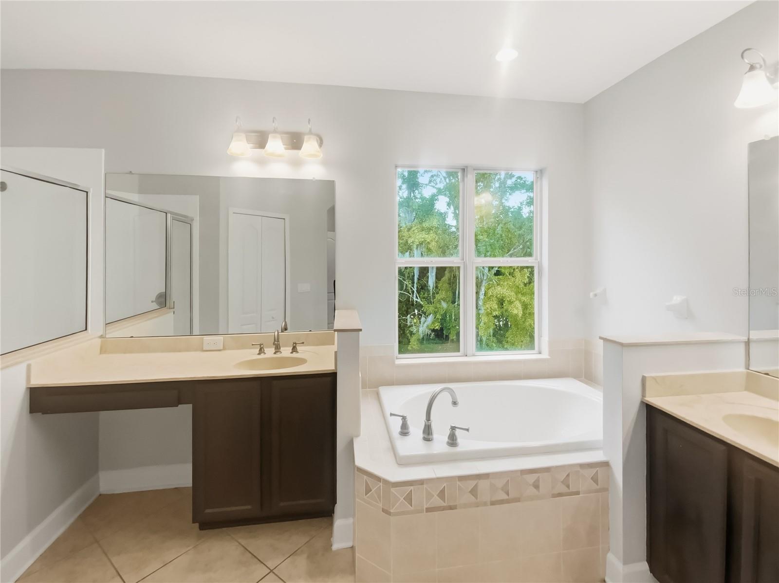 Image 5 of 38 For 4307 Rustic Pine Place