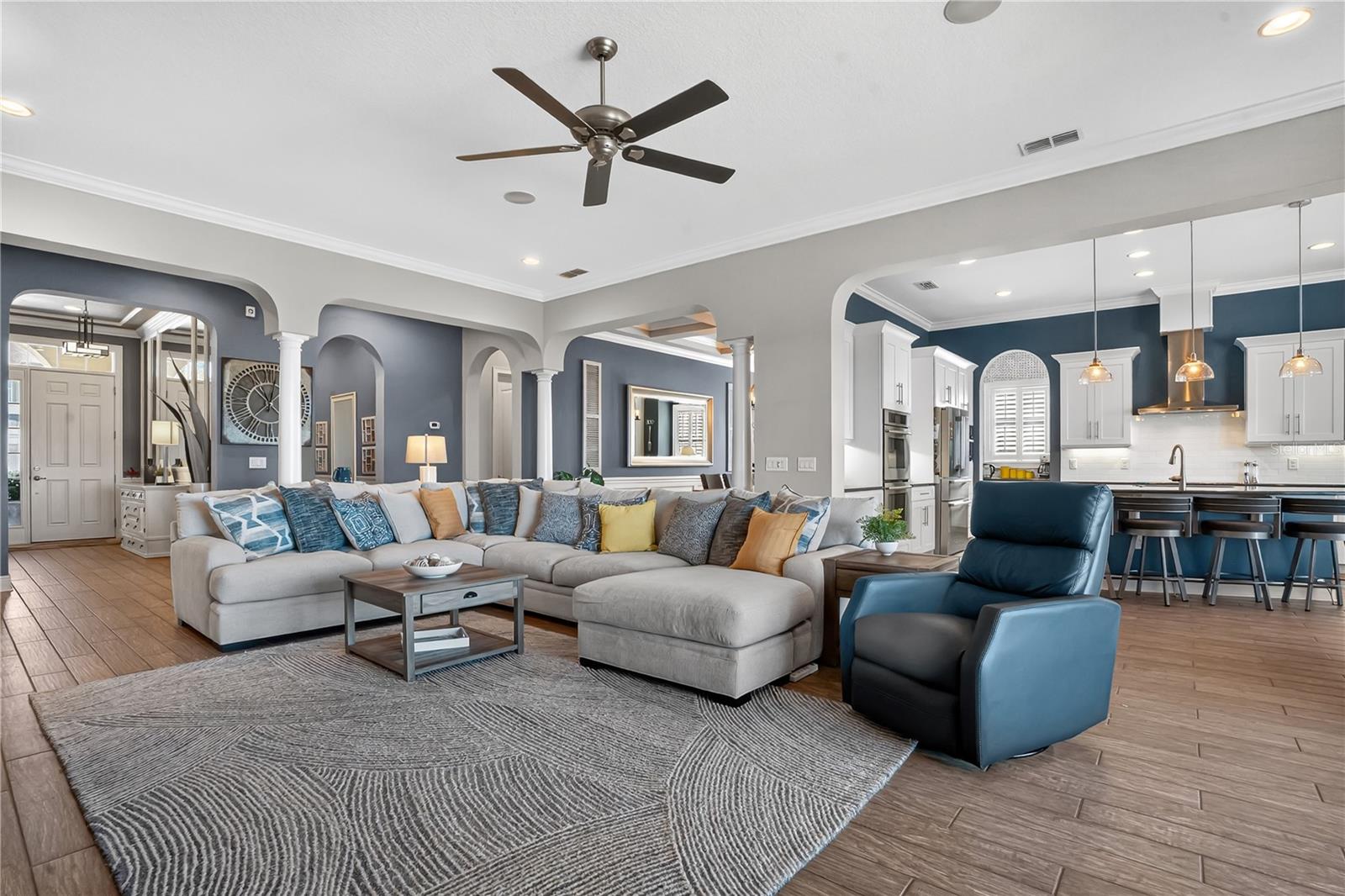 Image 12 of 62 For 15332 Johns Lake Pointe Boulevard