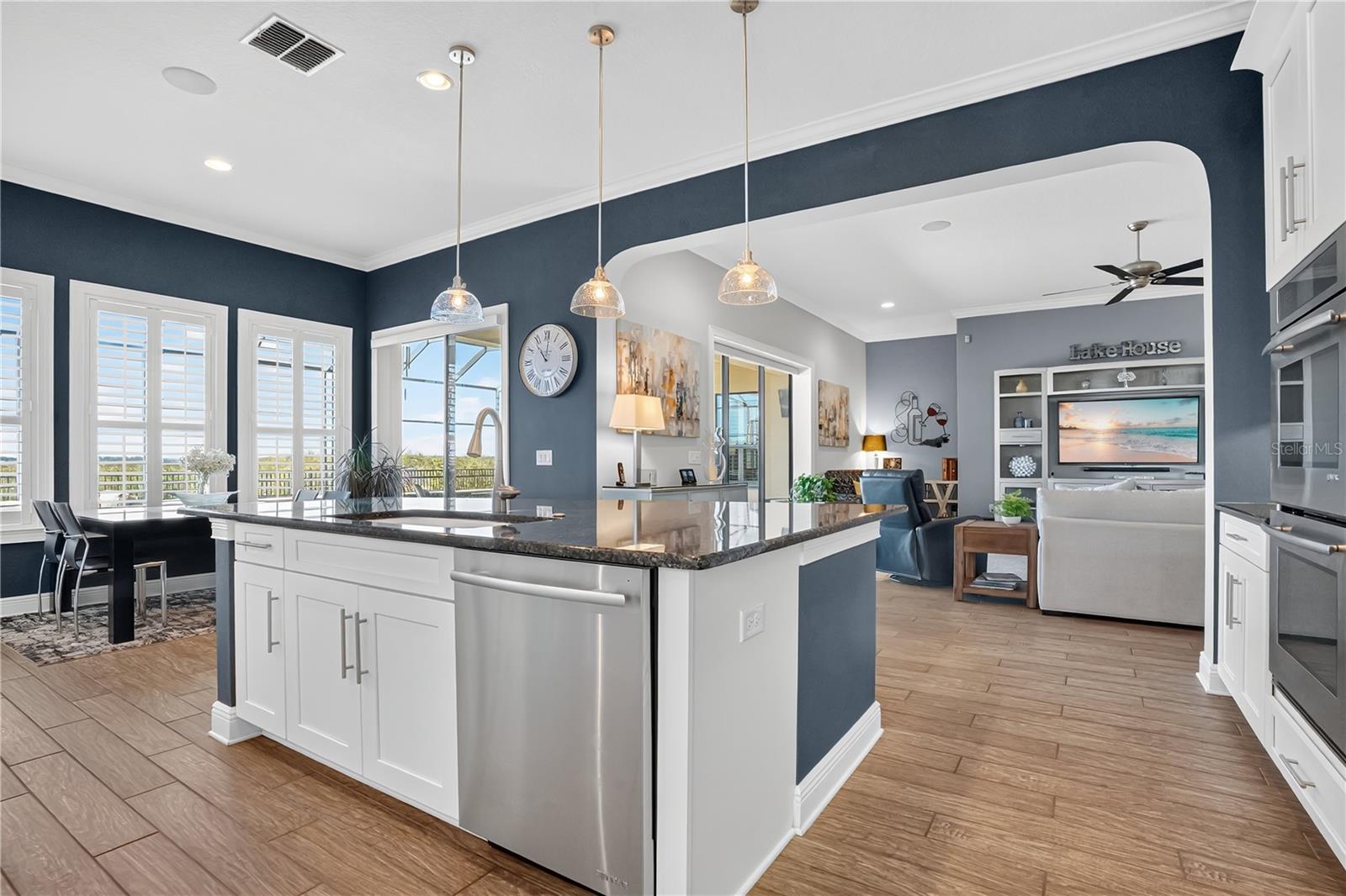 Image 22 of 62 For 15332 Johns Lake Pointe Boulevard