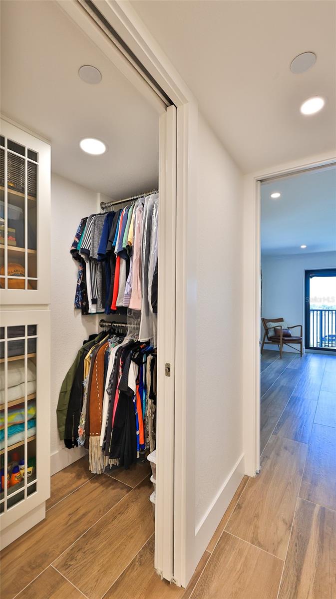 Image 24 of 75 For 501 Causeway  3070