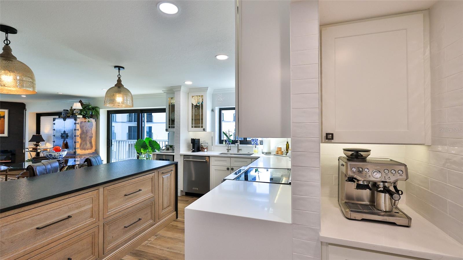 Image 3 of 75 For 501 Causeway  3070