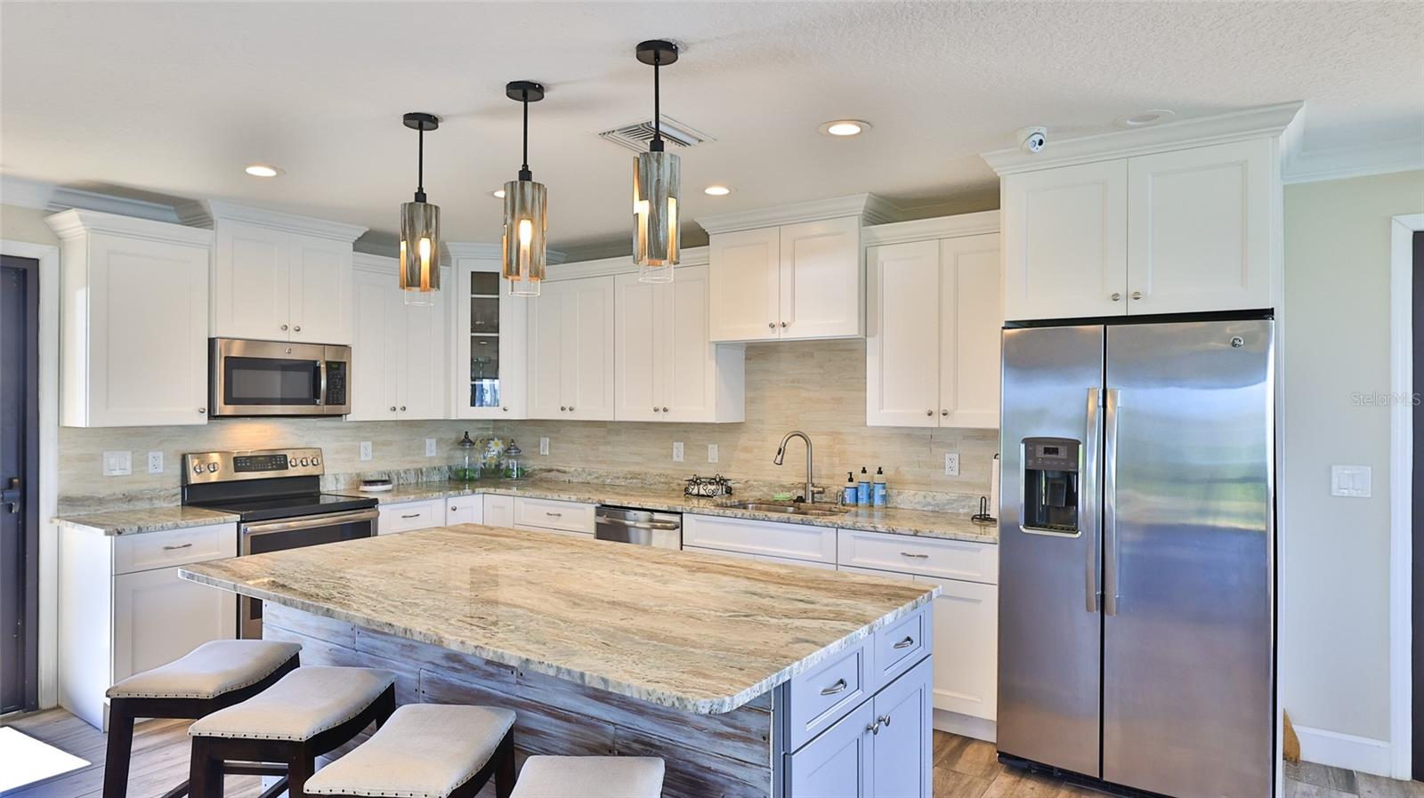 Image 54 of 75 For 501 Causeway  3070