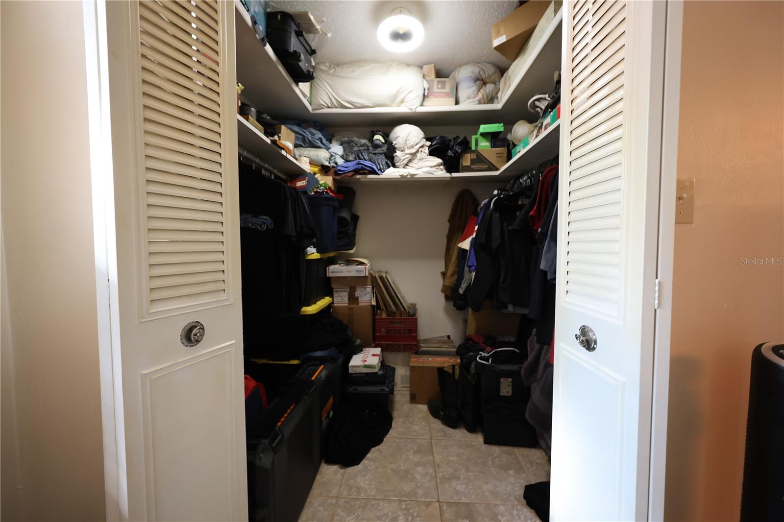 Image 7 of 21 For 566-568 Land Avenue