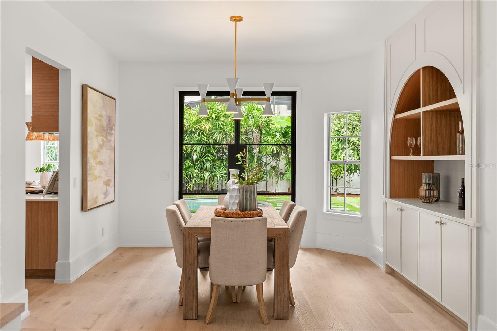 Image 11 of 64 For 1885 Temple Drive