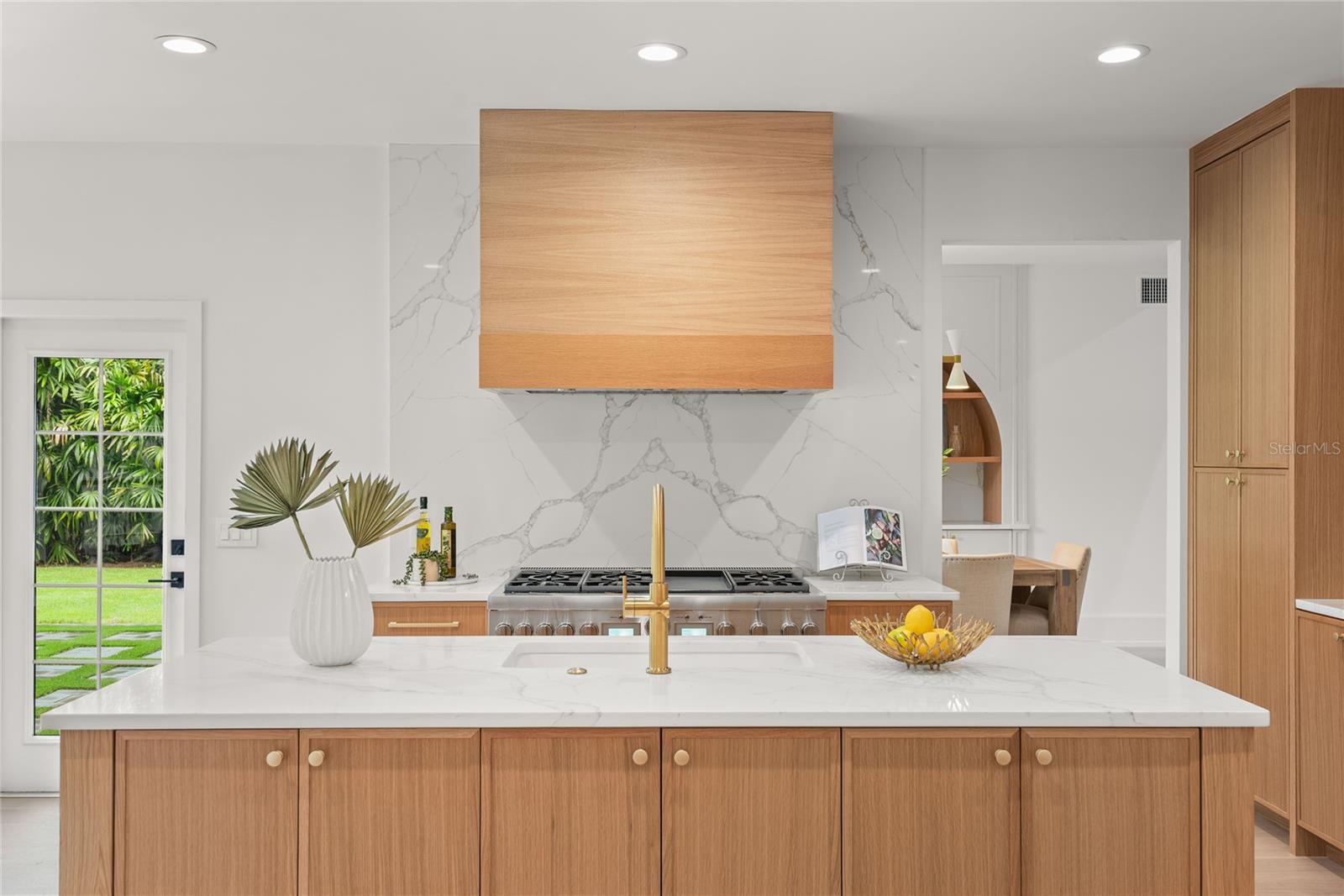 Image 18 of 64 For 1885 Temple Drive